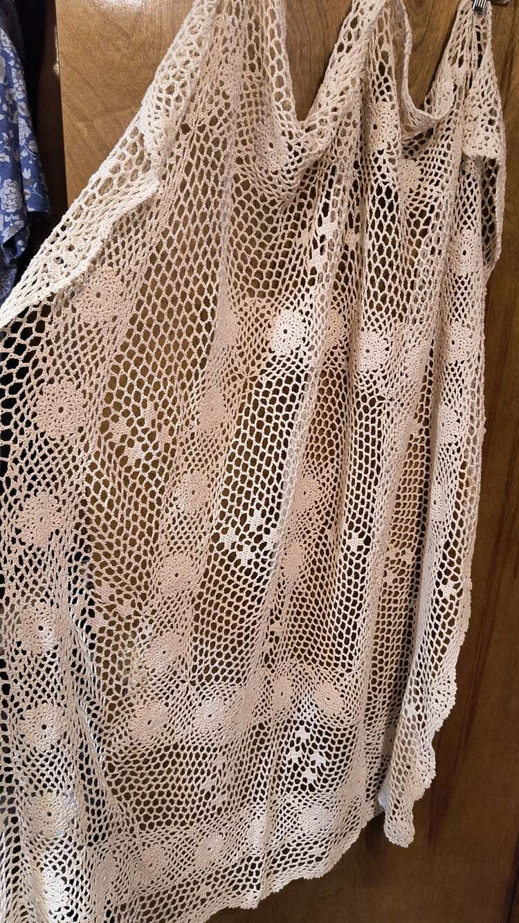 537. Square Crochet tablecloth Ecru Cream
